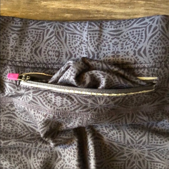 Athleta Gray Cropped Leggings size Small - Picture 7 of 8